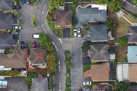 Villa ou maison à louer à Pembroke Pines, Floride: 3 chambres, 135.27 m2 № 1952349 - photo 27