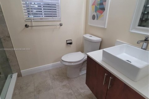 Снять в аренду виллу или дом в Пемброк-Пайнс, Флорида 3 спальни, 135.27м2, № 1952349 - фото 20