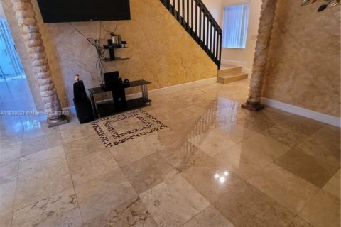 Снять в аренду виллу или дом в Пемброк-Пайнс, Флорида 3 спальни, 135.27м2, № 1952349 - фото 10