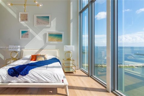 Copropriété à vendre à Miami, Floride: 5 chambres, 337.51 m2 № 1976659 - photo 13