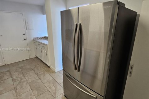 Copropriété à louer à Miami Beach, Floride: 1 chambre, 93.83 m2 № 2000088 - photo 3