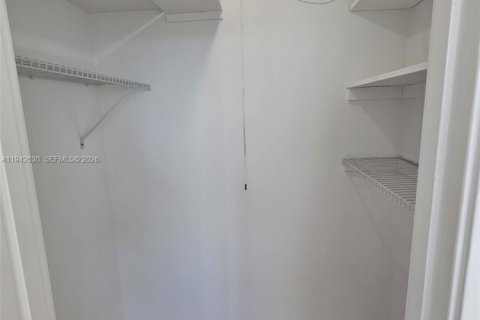 Copropriété à louer à Miami Beach, Floride: 1 chambre, 93.83 m2 № 2000088 - photo 9