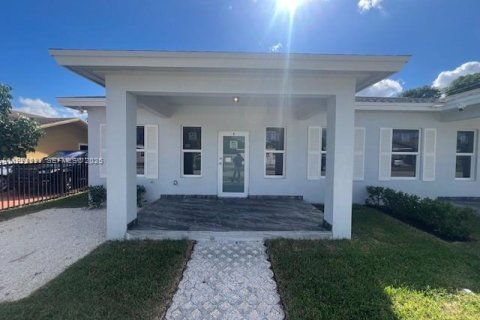 Propiedad comercial en venta en Miami, Florida № 1986897 - foto 4