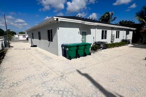 Propiedad comercial en venta en Miami, Florida № 1986897 - foto 17