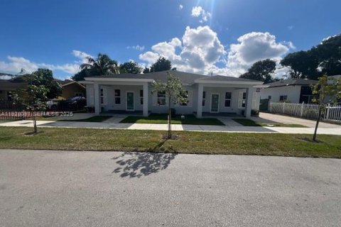 Propiedad comercial en venta en Miami, Florida № 1986897 - foto 24