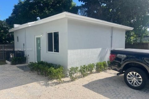 Propiedad comercial en venta en Miami, Florida № 1986897 - foto 6