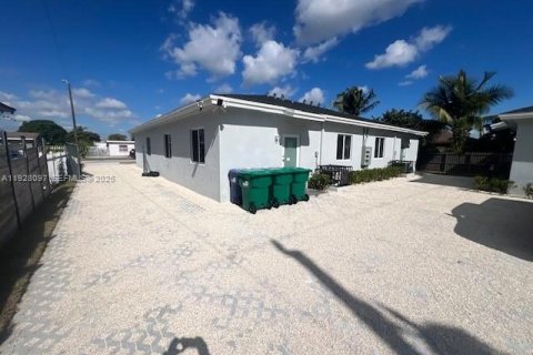 Propiedad comercial en venta en Miami, Florida № 1986897 - foto 18