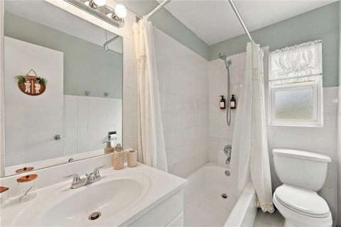 House in DeBary, Florida 2 bedrooms, 75.81 sq.m. № 2397010 - photo 26