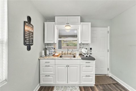 House in DeBary, Florida 2 bedrooms, 75.81 sq.m. № 2397010 - photo 14
