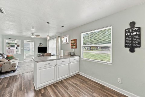 House in DeBary, Florida 2 bedrooms, 75.81 sq.m. № 2397010 - photo 11