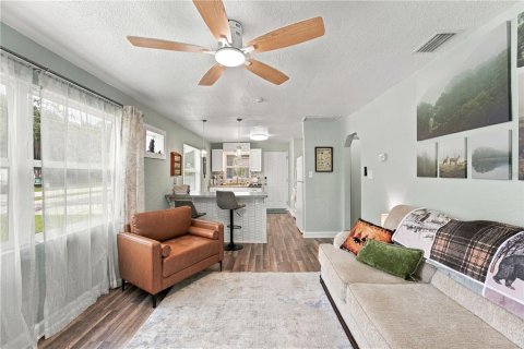 House in DeBary, Florida 2 bedrooms, 75.81 sq.m. № 2397010 - photo 10