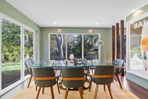 House in Miami, Florida 4 bedrooms, 253.53 sq.m. № 2046761 - photo 22