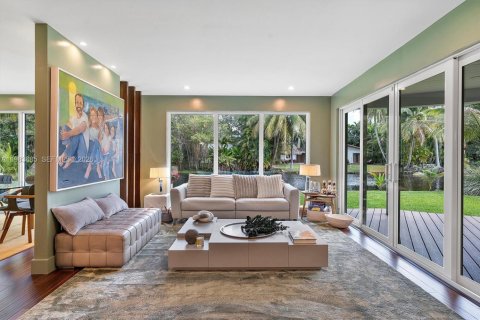 House in Miami, Florida 4 bedrooms, 253.53 sq.m. № 2046761 - photo 17