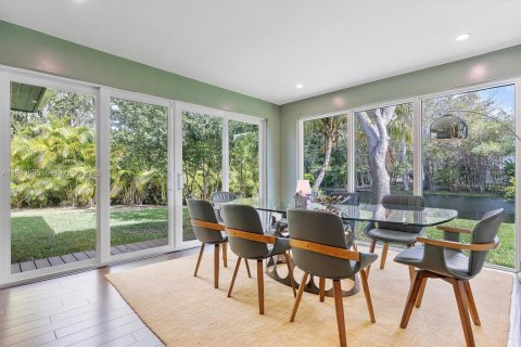 House in Miami, Florida 4 bedrooms, 253.53 sq.m. № 2046761 - photo 21
