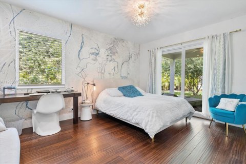 House in Miami, Florida 4 bedrooms, 253.53 sq.m. № 2046761 - photo 28