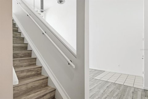 Copropriété à vendre à Sarasota, Floride: 2 chambres, 134.99 m2 № 2406257 - photo 17