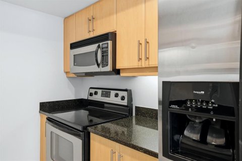 Copropriété à vendre à Sarasota, Floride: 2 chambres, 134.99 m2 № 2406257 - photo 12