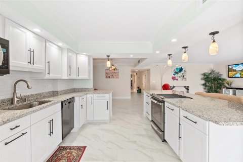 Copropriété à vendre à Daytona Beach Shores, Floride: 2 chambres, 157.93 m2 № 2334052 - photo 5