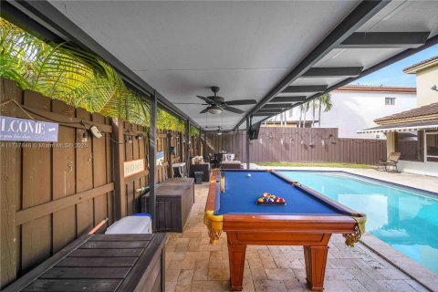 House in Miami, Florida 3 bedrooms, 179.3 sq.m. № 1730240 - photo 22