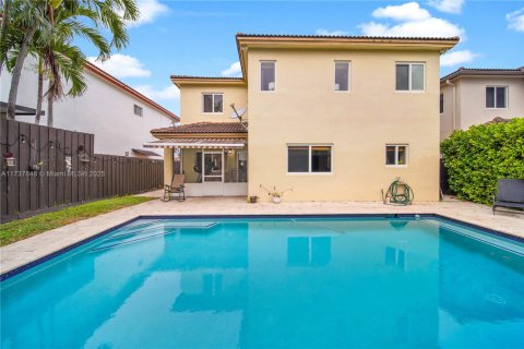 House in Miami, Florida 3 bedrooms, 179.3 sq.m. № 1730240 - photo 19