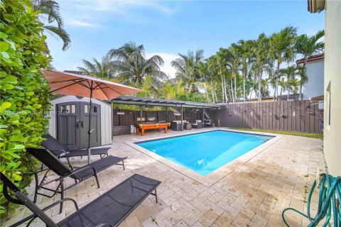 House in Miami, Florida 3 bedrooms, 179.3 sq.m. № 1730240 - photo 24