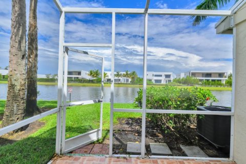 Touwnhouse à vendre à Weston, Floride: 2 chambres, 103.12 m2 № 2415637 - photo 29
