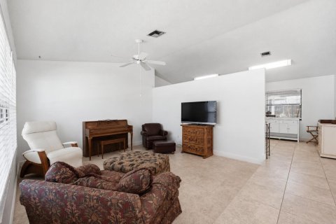 Villa ou maison à vendre à Lantana, Floride: 3 chambres, 162.02 m2 № 2254900 - photo 3