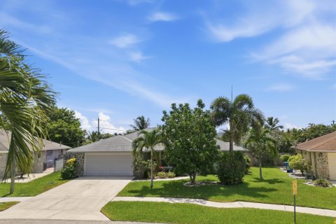 Villa ou maison à vendre à Lantana, Floride: 3 chambres, 162.02 m2 № 2254900 - photo 2
