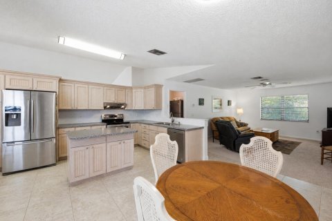 Villa ou maison à vendre à Lantana, Floride: 3 chambres, 162.02 m2 № 2254900 - photo 8