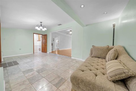 House in Saint Petersburg, Florida 3 bedrooms, 183.2 sq.m. № 1902177 - photo 15
