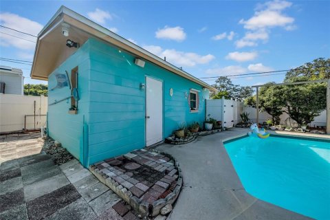 House in Saint Petersburg, Florida 3 bedrooms, 183.2 sq.m. № 1902177 - photo 28