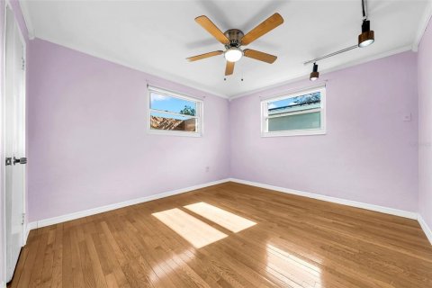 House in Saint Petersburg, Florida 3 bedrooms, 183.2 sq.m. № 1902177 - photo 24