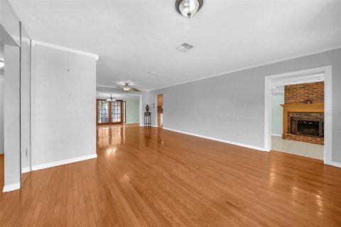 House in Saint Petersburg, Florida 3 bedrooms, 183.2 sq.m. № 1902177 - photo 7