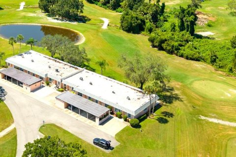 Condo in New Port Richey, Florida, 2 bedrooms  № 1895080 - photo 5