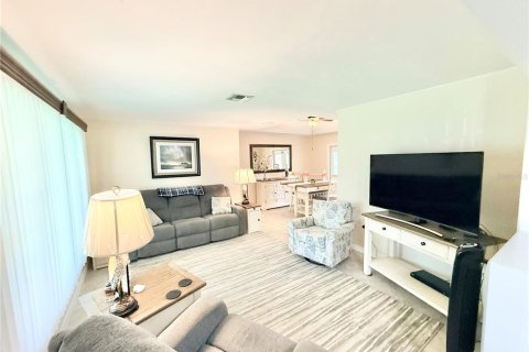 Casa en venta en Tavares, Florida, 2 dormitorios, 126.9 m2 № 2210104 - foto 7