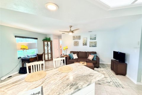 Casa en venta en Tavares, Florida, 2 dormitorios, 126.9 m2 № 2210104 - foto 24