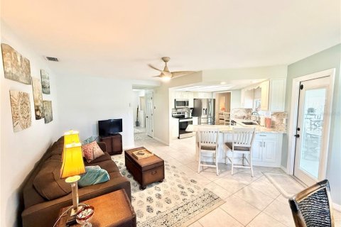Casa en venta en Tavares, Florida, 2 dormitorios, 126.9 m2 № 2210104 - foto 10