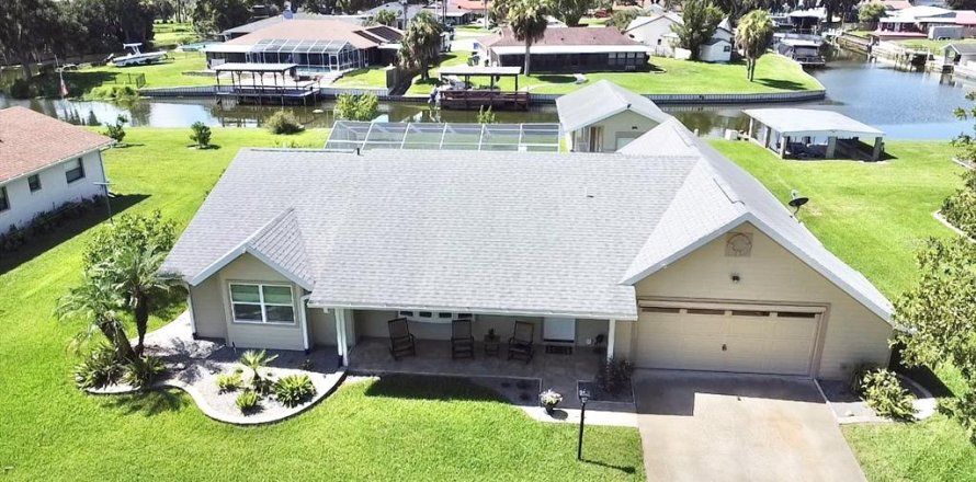 Casa en Tavares, Florida 2 dormitorios, 126.9 m2 № 2210104