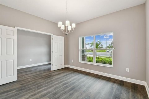Casa en venta en Wesley Chapel, Florida, 5 dormitorios, 308.06 m2 № 1759263 - foto 7