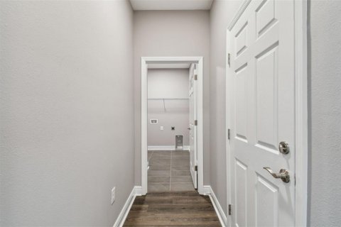Casa en venta en Wesley Chapel, Florida, 5 dormitorios, 308.06 m2 № 1759263 - foto 5
