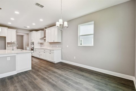 Casa en venta en Wesley Chapel, Florida, 5 dormitorios, 308.06 m2 № 1759263 - foto 14