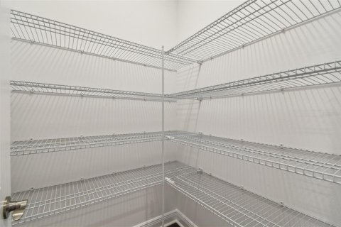 Casa en venta en Wesley Chapel, Florida, 5 dormitorios, 308.06 m2 № 1759263 - foto 11