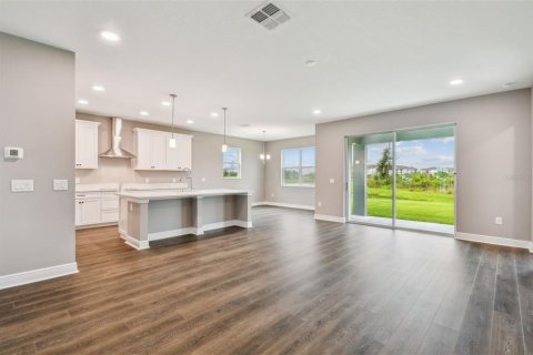 Casa en venta en Wesley Chapel, Florida, 5 dormitorios, 308.06 m2 № 1759263 - foto 16