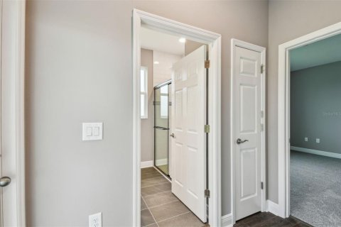 Casa en venta en Wesley Chapel, Florida, 5 dormitorios, 308.06 m2 № 1759263 - foto 18
