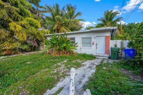 Propiedad comercial en venta en Miami, Florida, 82.5 m2 № 1991364 - foto 6