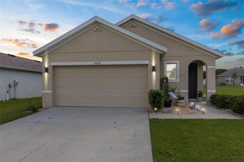 Casa en venta en Brooksville, Florida, 3 dormitorios, 142.6 m2 № 1911038 - foto 1