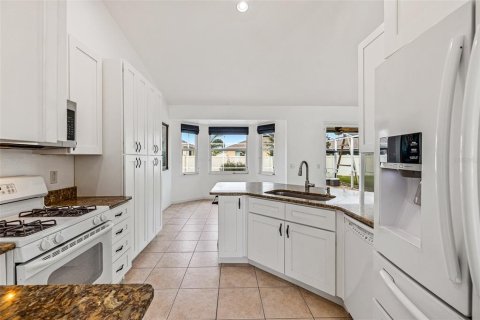 Villa ou maison à vendre à Edgewater, Floride: 3 chambres, 168.15 m2 № 2403194 - photo 6