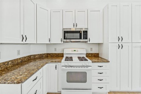 Villa ou maison à vendre à Edgewater, Floride: 3 chambres, 168.15 m2 № 2403194 - photo 7