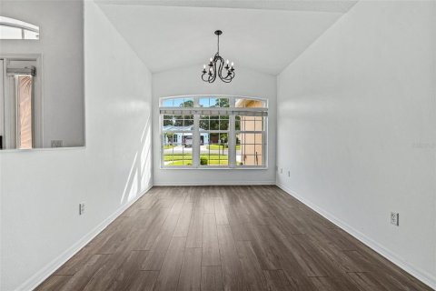Villa ou maison à vendre à Edgewater, Floride: 3 chambres, 168.15 m2 № 2403194 - photo 13