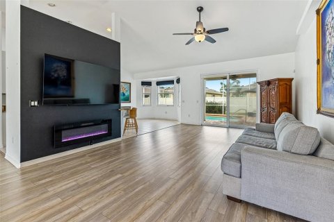 Villa ou maison à vendre à Edgewater, Floride: 3 chambres, 168.15 m2 № 2403194 - photo 8